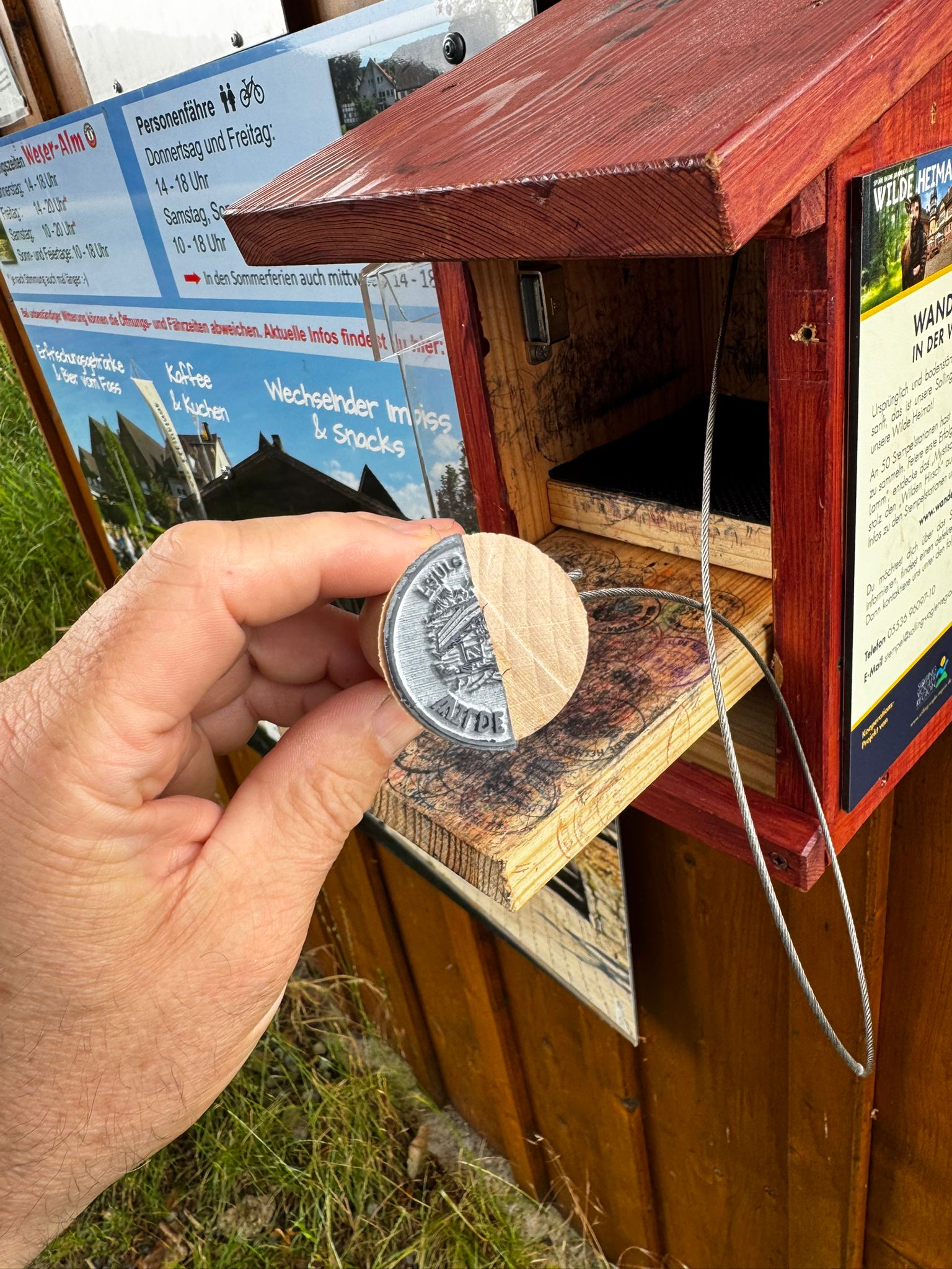 Stempelkiste mit halben Stempel.